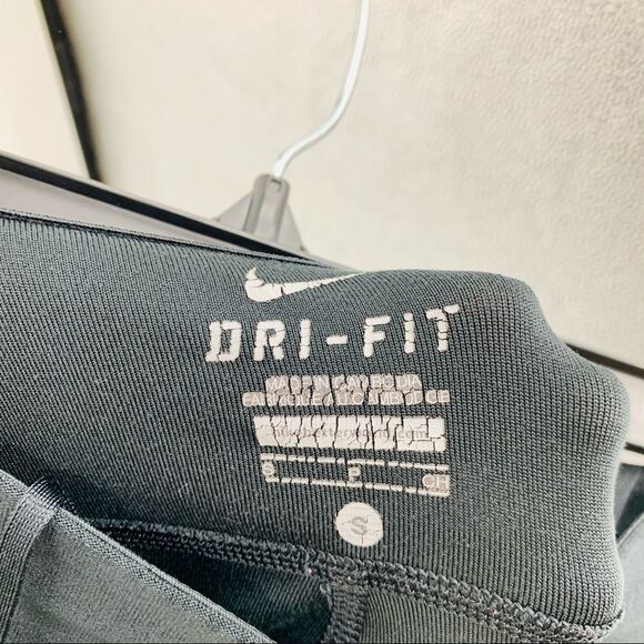 Nike cropped legging Sz Small - Picture 4 of 4